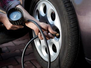 Kontrola tlaku v pneu - jak často a je to potřeba?