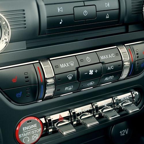 Ford Mustang ovládací prvky