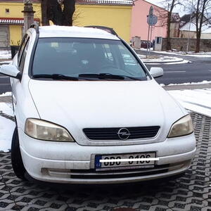 Opel Astra kombi Caravan g manuál