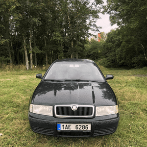 Škoda Octavia sedan 1. Octavia 1.6 75kW Ambiente manuál