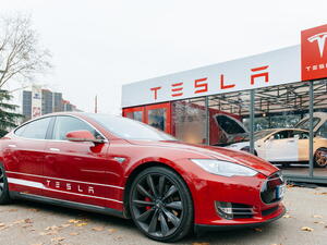 Akcie Tesla. Vyplatí se investice?
