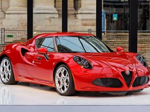 Alfa Romeo zařízla 4C. Je to racionální krok, který má zabránit krachu