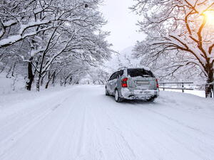 Bezpečnostní systémy vozidel, které v zimě umí pomoci