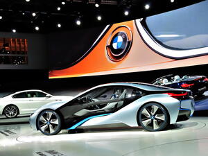 BMW a budoucnost: Nová éra elektromobilů, vodíkových pohonů a udržitelnosti