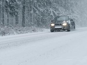 Brzdná dráha vozidla v zimním období - co ji ovlivňuje?