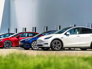 Cell-to-pack vs. cell-to-chassis: dvě filozofie, jak postavit elektromobil bez modulů