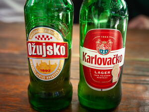 Ceny alkoholu v Chorvatsku 2025: Pivo i víno zdražilo, za panáka dáte klidně 110 Kč