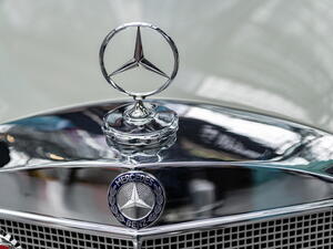 Cesta automobilové revoluce: Jak Carl Benz a Gottlieb Daimler navždy změnili svět luxusních vozů Mercedes-Benz