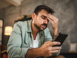 Cestovní pojištění: Proč e-mail nestačí a jak se dovolat pomoci?