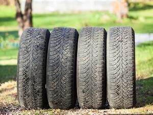 Dojíždění zimních pneumatik v létě se nemusí vyplatit