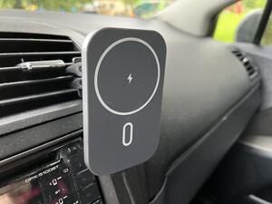 Držák na telefon s MagSafe od značky Swissten