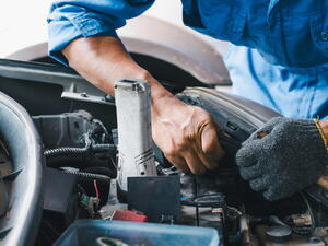 Elektromobily automechanikům práci nevezmou. Spíš přidají