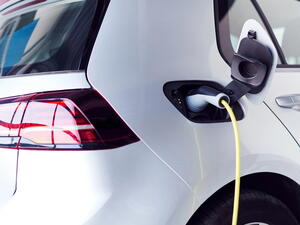 Elektromobily se nekazí? Je to mýtus, jejich problémy jsou ale jiné než u spalováků
