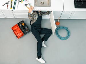 GPS lokátor umí měřit i práci řemeslníka