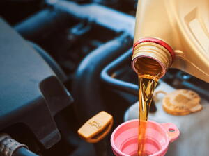 Hustota oleje: Co může způsobit modernímu motoru nesprávná viskozita?