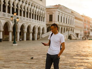 Internet v mobilu v Itálii v roce 2025: Vyplatí se! A kolik za něj dáte?