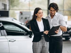 Jak koupit auto a nenaletět