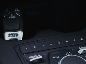 Jak odemknout auto bez klíčů