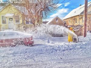 Jak vybrat sněhovou frézu pro úklid před garáží