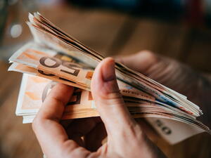 Kurzy měn – o kolik se prodraží dovolená?