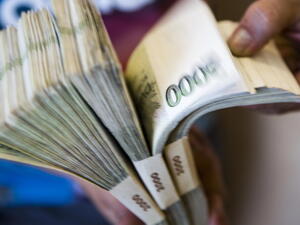 Milion ročně jako řidič Mercedesu? Tenhle inzerát nás zaujal
