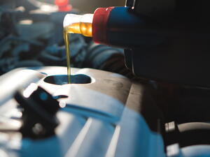 Motorový olej žere každý motor