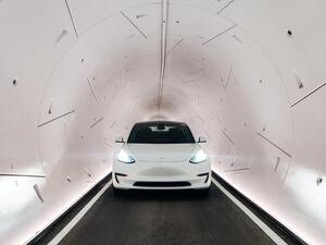 Muskův tunel má být odpovědí na dopravní zácpy. Namísto toho ji sám způsobil