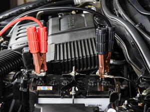 Nabíjecí proud autobaterie – jaký zvolit?