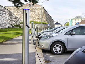Nabíjení elektroaut zlevňuje