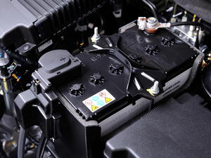Proč nová autobaterie vydrží méně než prvovýrobní?
