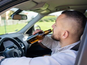 Rakousko a alkohol: limit 0,5 promile, pokuty i výjimky