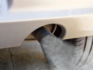 Regenerace filtru pevných částic u benzinového motoru