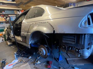 Renovace BMW E46 coupe 2. díl: Vyvařování prahů a lemů