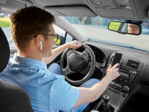Řidiči pod dohledem aplikace: Za slušnou jízdu levnější pojistka