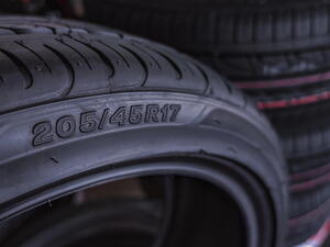 Rozměr pneumatiky: dekodér vysvětlí 205/55 R16, 91H, XL i 3PMSF