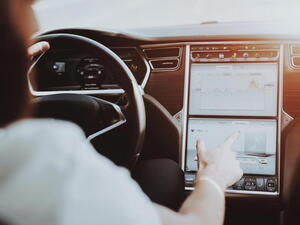 Software-Defined Vehicles: Auto jako smartphone