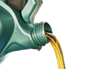 Specifikace a normy motorových olejů