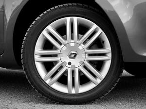 Správné huštění pneumatik podporuje jízdní vlastnosti