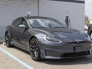 Tesla z bazaru – na kolik to vyjde?