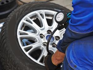 Test letních pneumatik v rozměru 225/50 R17