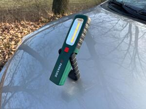 Test: Parkside svítilna z Lidlu – pomocník na práce kolem auta