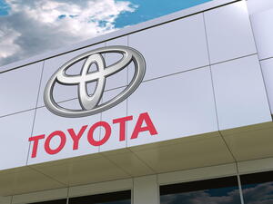Toyota vypnula německým řidičům vytápění na dálku. Uprostřed zimy