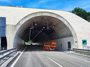 Tunel u Mariboru bude od zítřka po požáru průjezdný