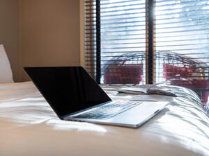 V hotelu mu ukradli notebook za 40 tisíc. Pojišťovna neplnila
