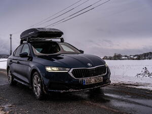 Vliv střešního boxu na spotřebu automobilu