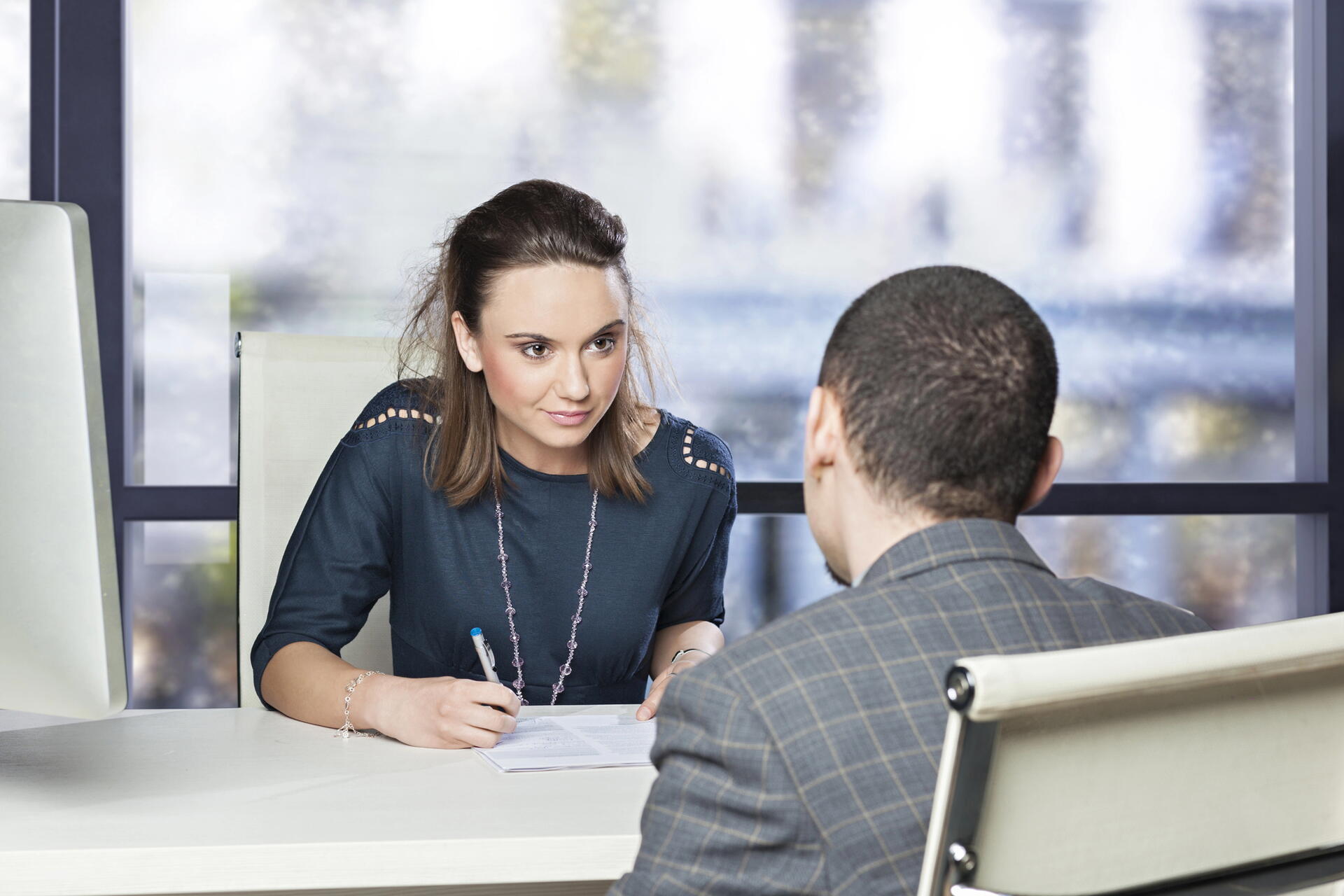 Absolventi by chtěli manažerský plat, home office a flexibilní pracovní dobu