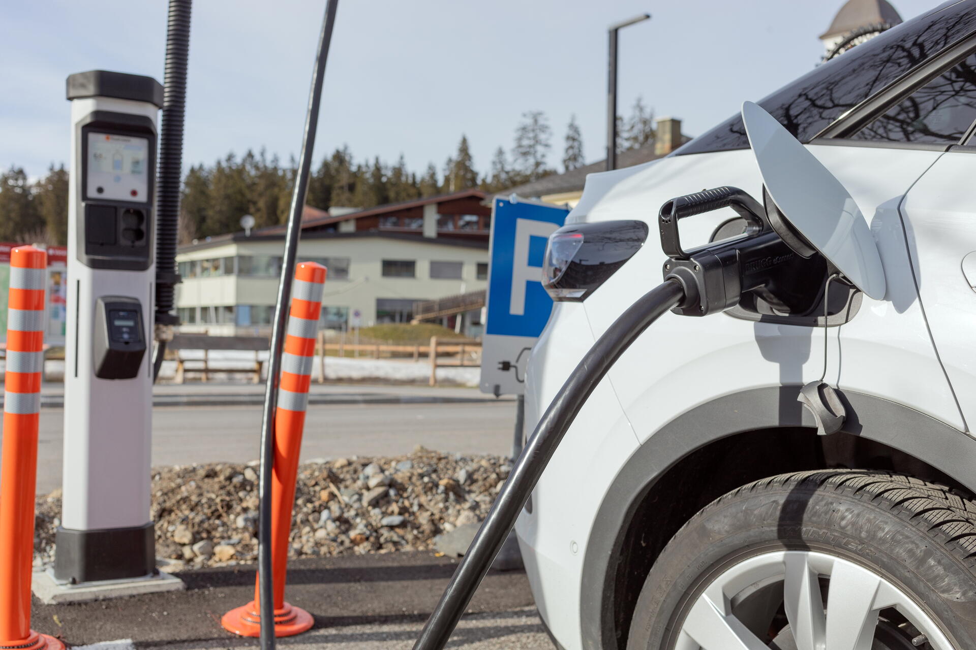 Asynchronní motory a synchronní motory – jaké mají výhody v elektromobilech?
