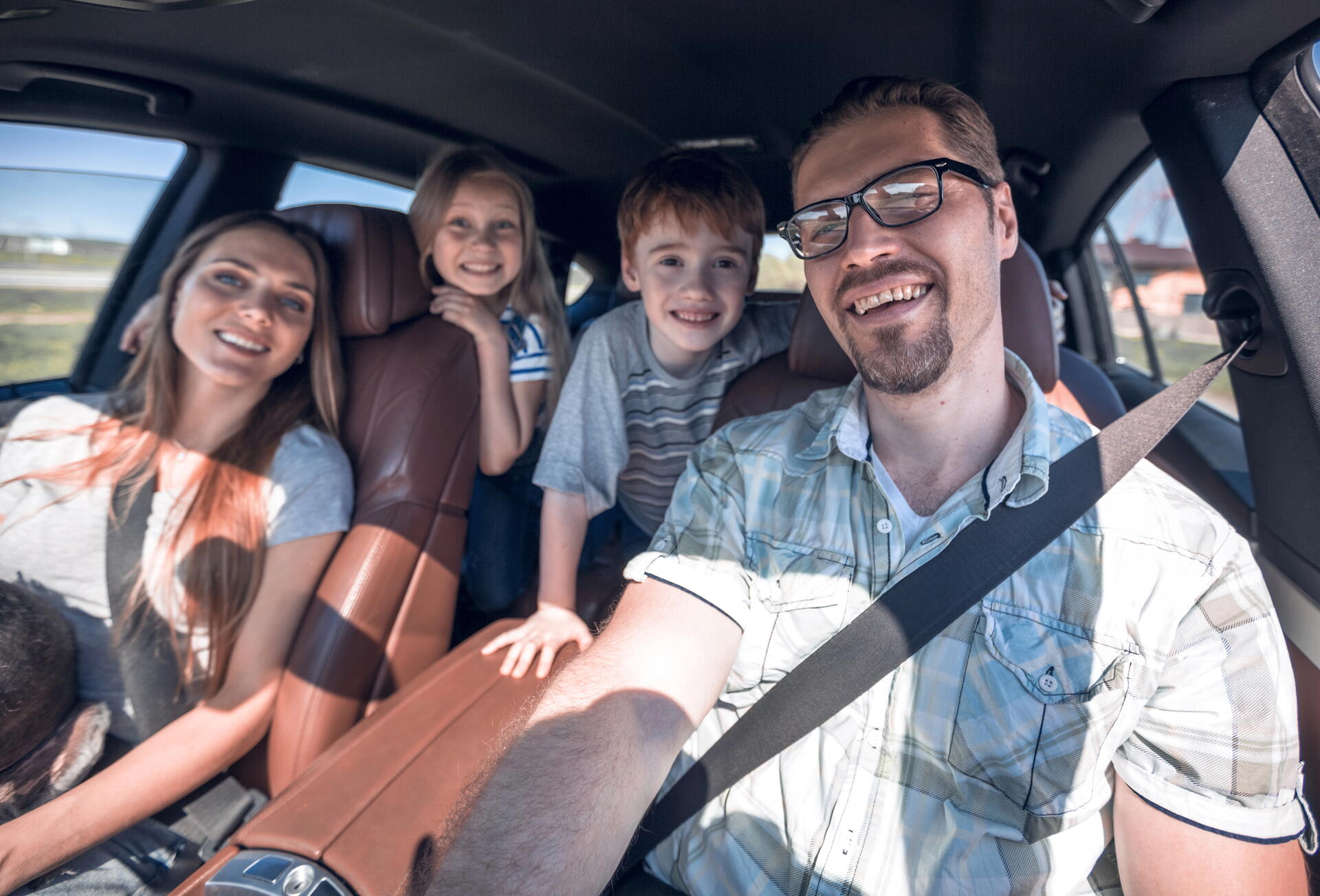 Auto bez klimatizace a cesta k moři: tipy, co opravdu fungují