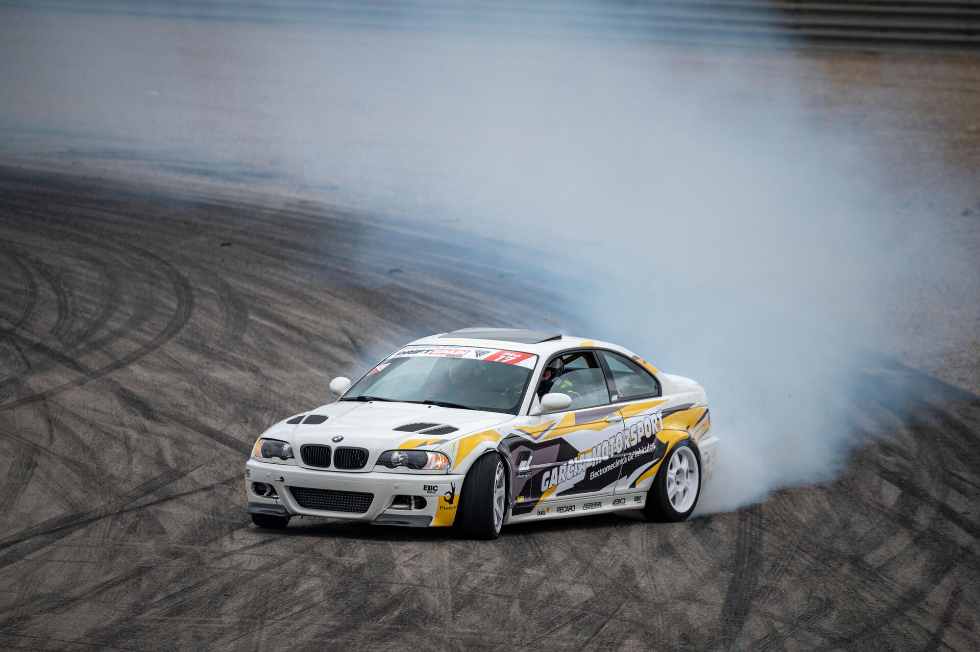 BMW E46: jak vyměnit prasklou poloosu