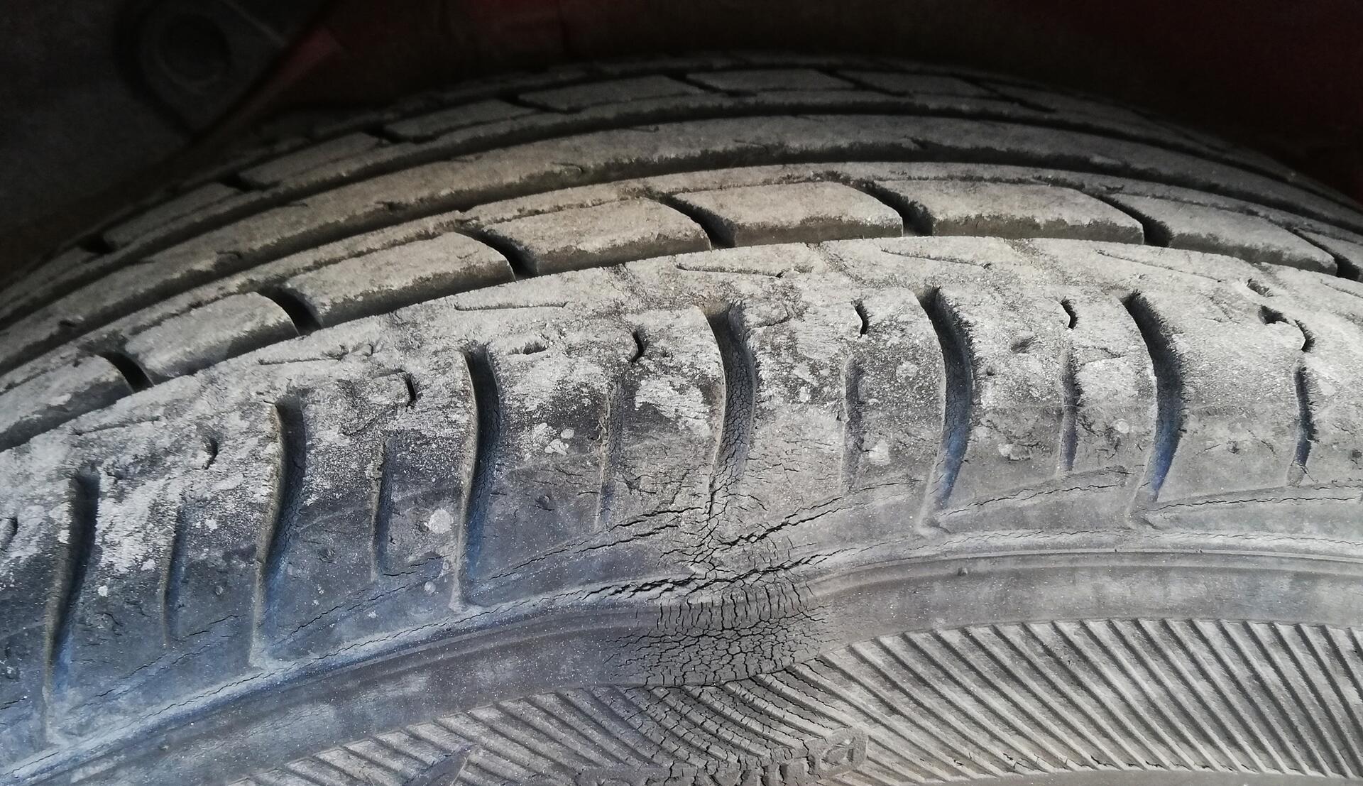 Boule na pneumatice - jak vzniká a dá se s tím něco dělat?